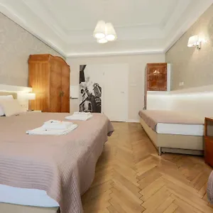 Apartment Podwale, Krakow